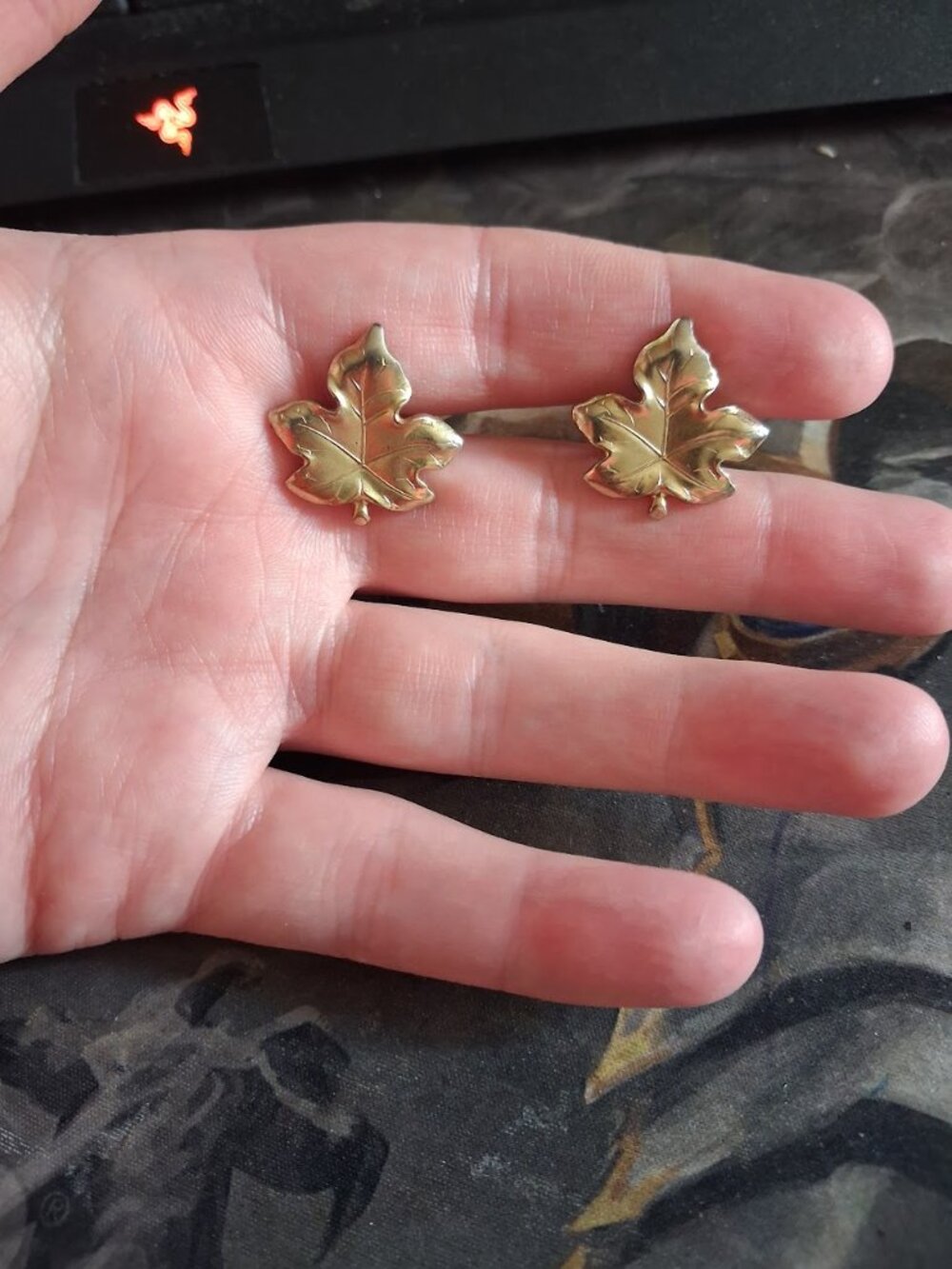 Leaf cufflinks